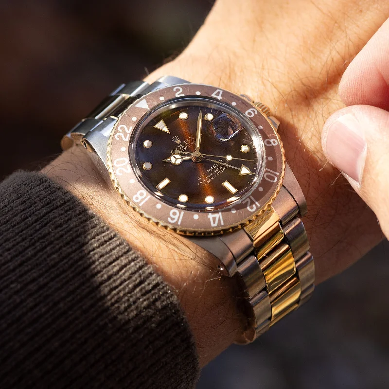 Minimalist Analog Watches for Everyday WearRolex GMT-Master Steel and Gold "Rootbeer" Dial Box and Papers Set Ref 16753