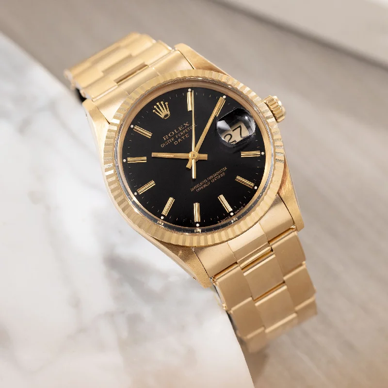 Analog-Digital Hybrid Watches for Dual FunctionalityRolex Oyster-perpetual date black dial  in 18 k yellow gold ref 15038