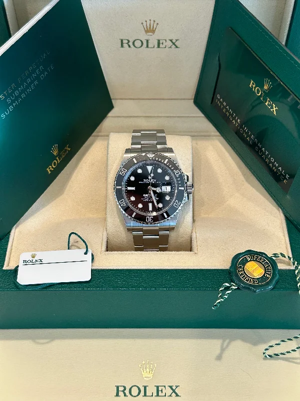 Luxury Quartz Watches with High-End MovementsRolex Submariner Date 41mm 126610LN Oystersteel Black Dial