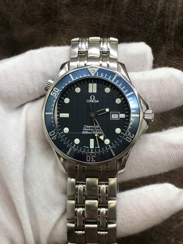 Minimalist Analog Watches for Everyday WearOmega Seamaster 300m 196.1523 Blue Dial Quartz Men's Watch